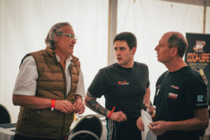 Race Director Rainer Werner in discussion with the drivers Bernd Herndlhofer and Peter Göllner